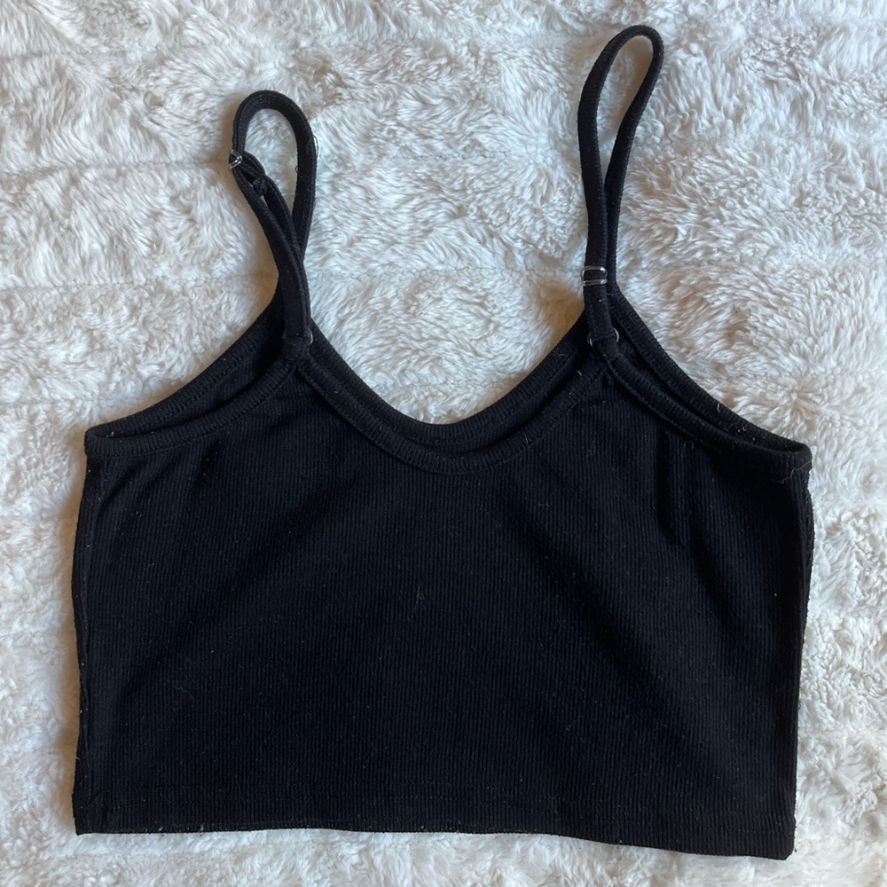 black cropped tank